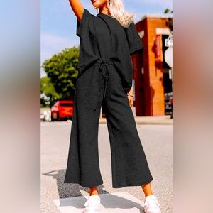 Black textured set